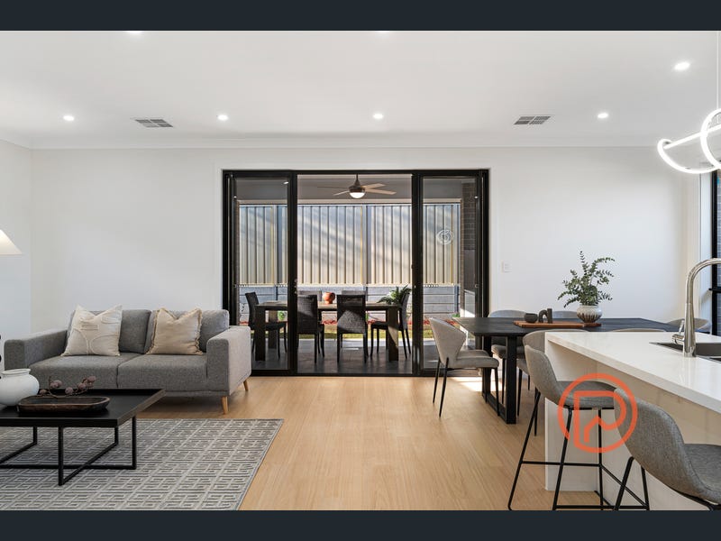 12 Vicar St, Gilles Plains SA 5086